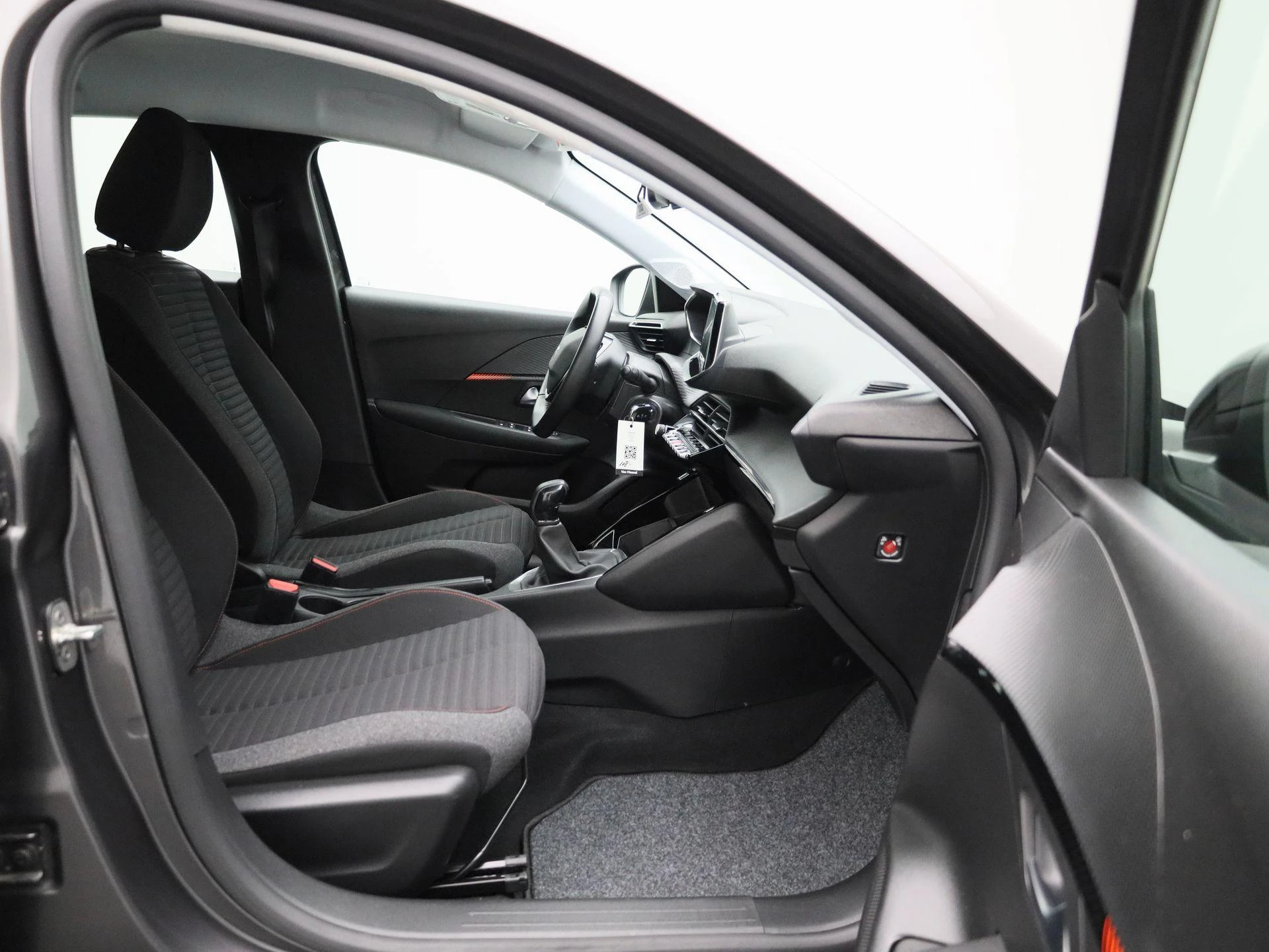 Peugeot-208-image-27