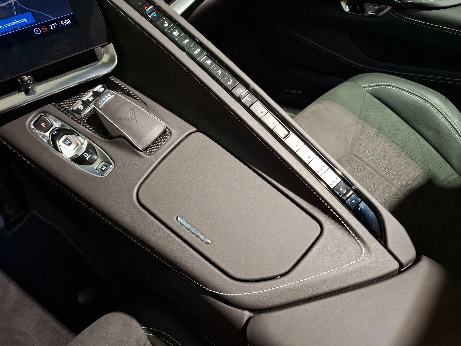 Chevrolet-Corvette-image-12