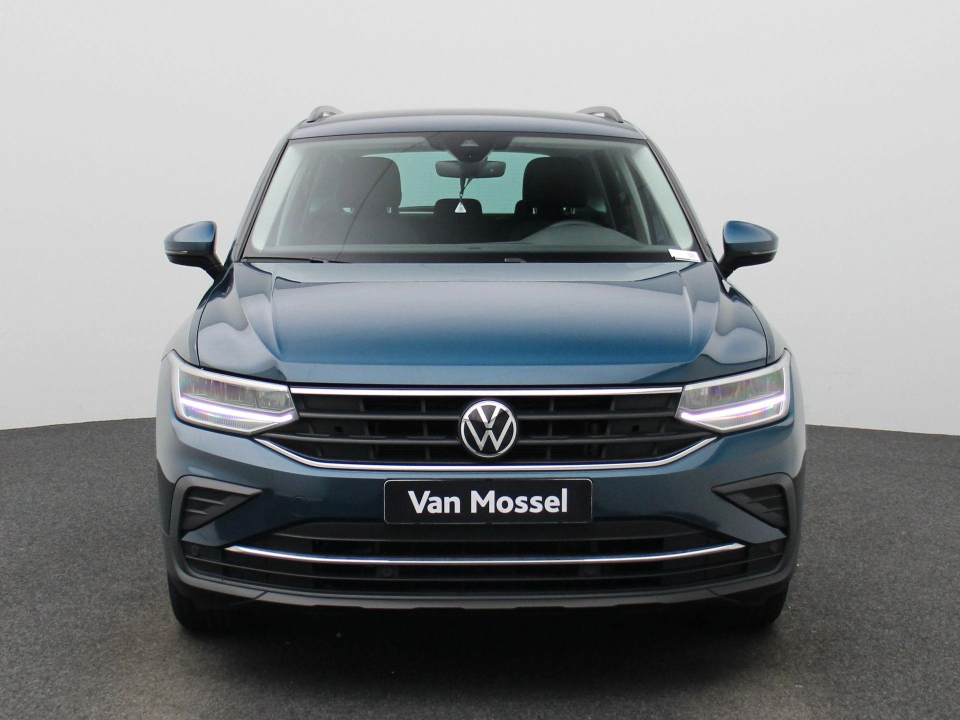 Volkswagen-Tiguan-image-3