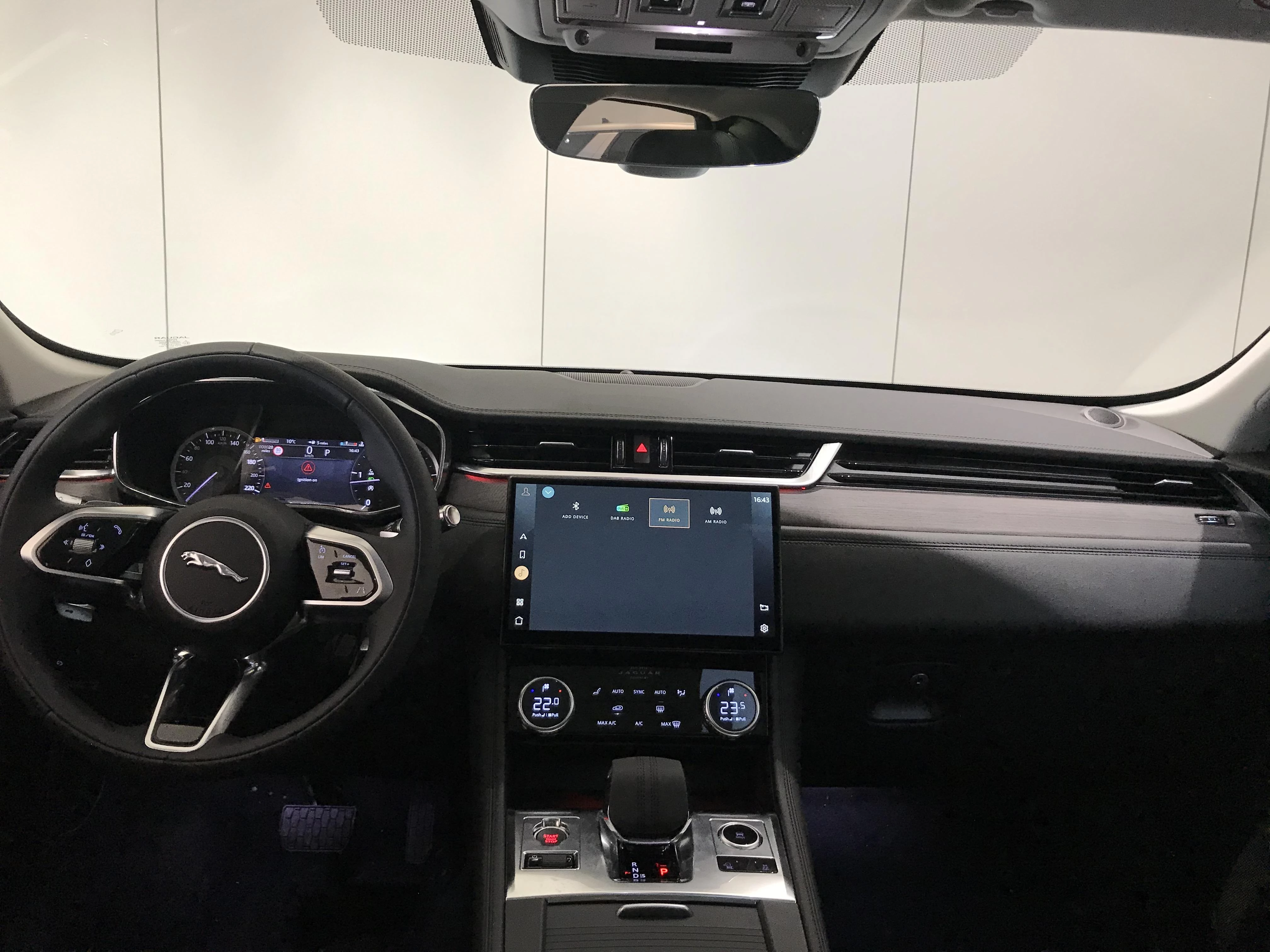 Jaguar-F-PACE-image-3