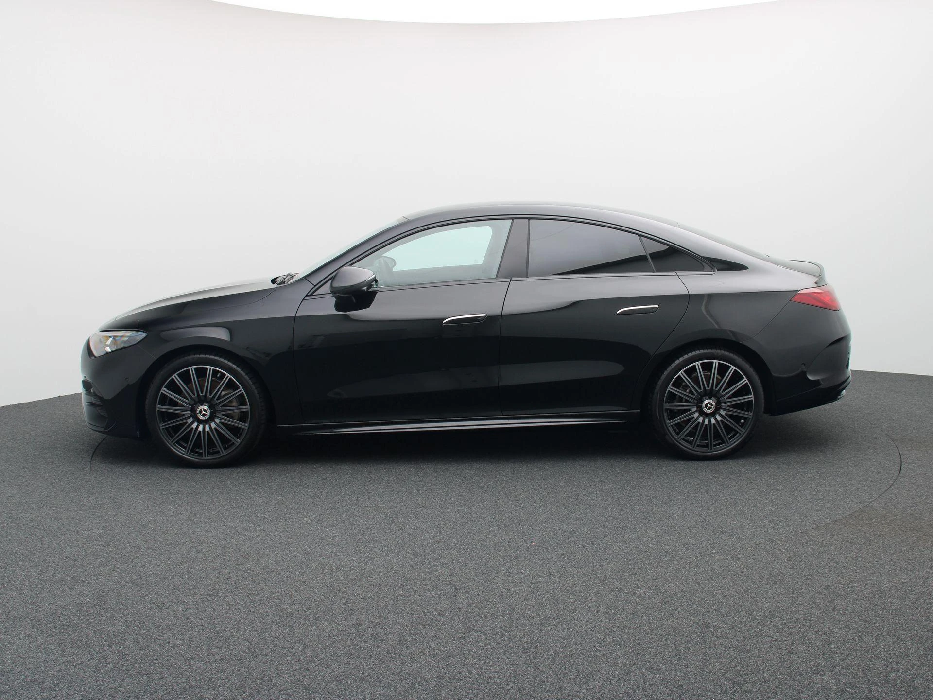Mercedes-Benz-CLA-image-3