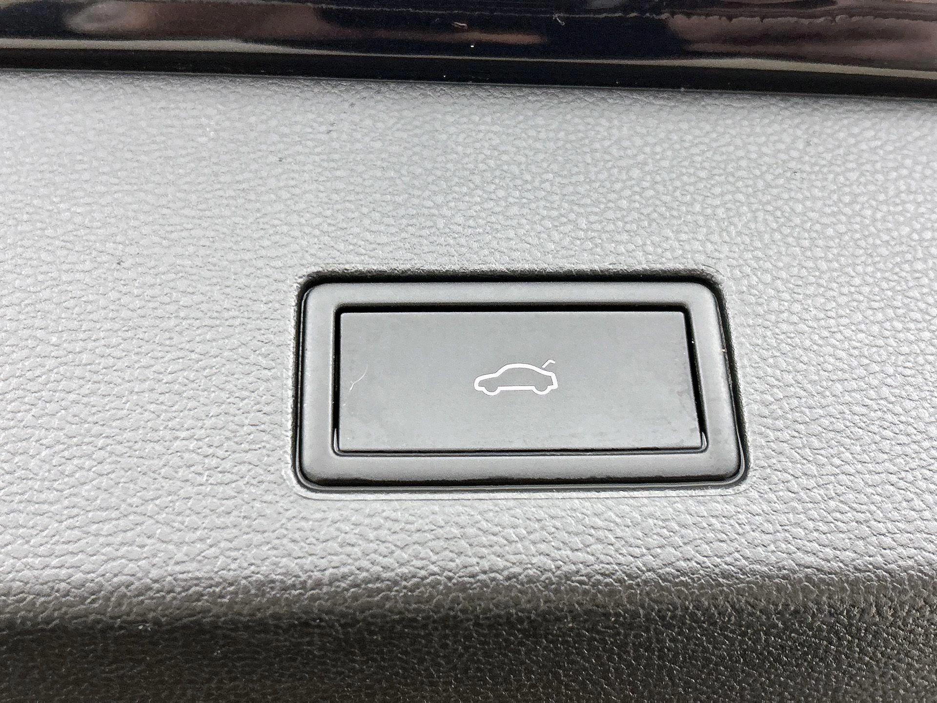 Volkswagen-Golf-image-20