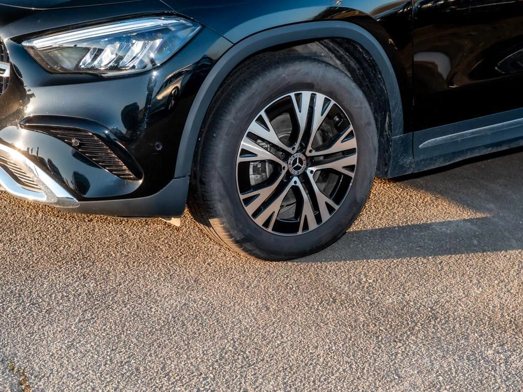 Mercedes-Benz-GLA 200 d-image-6