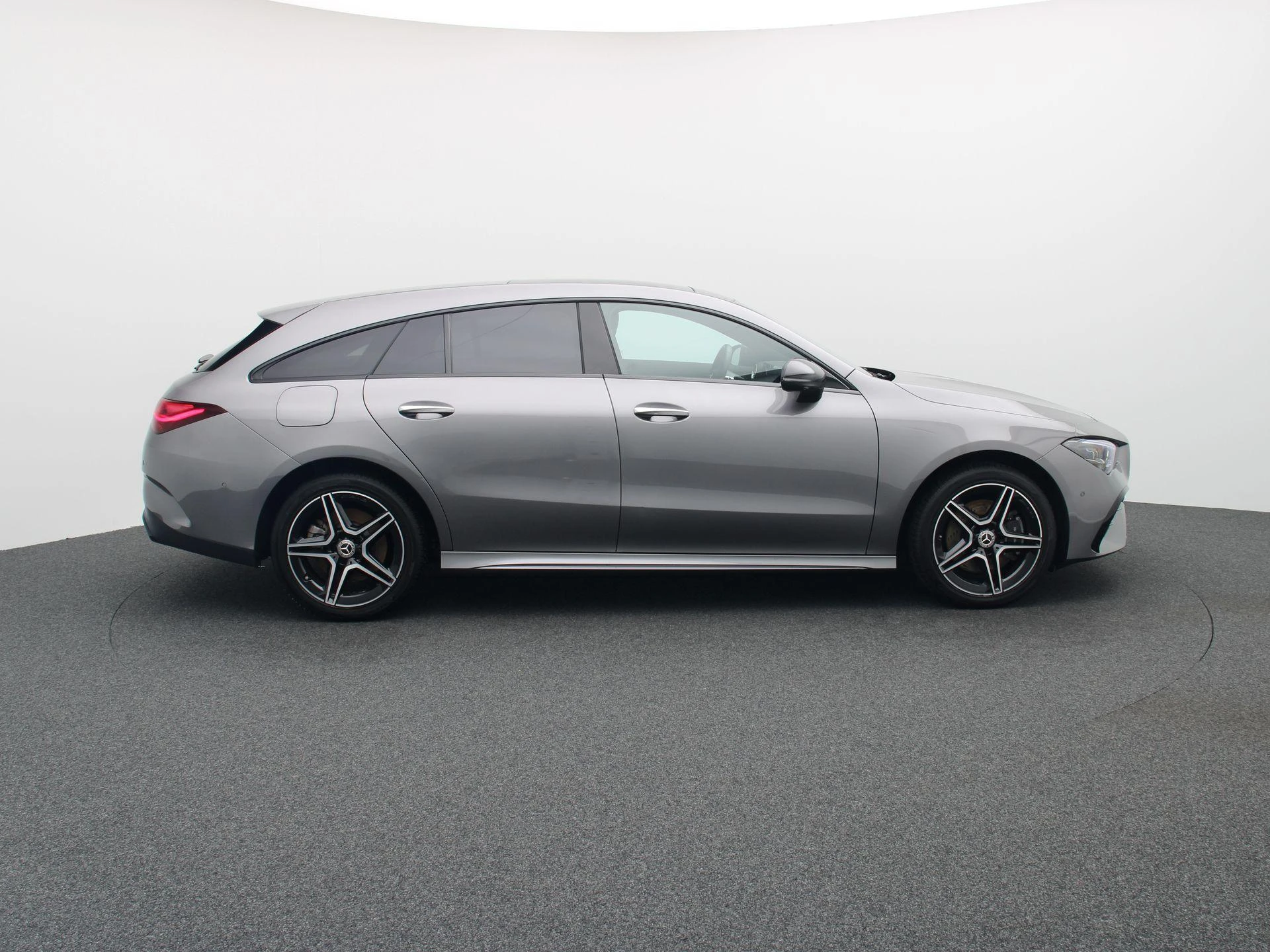 Mercedes-Benz-CLA-image-5