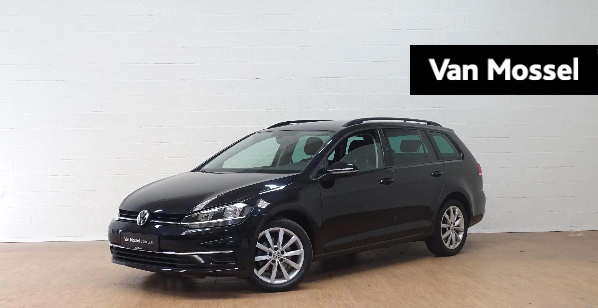 Volkswagen-Golf-image-0