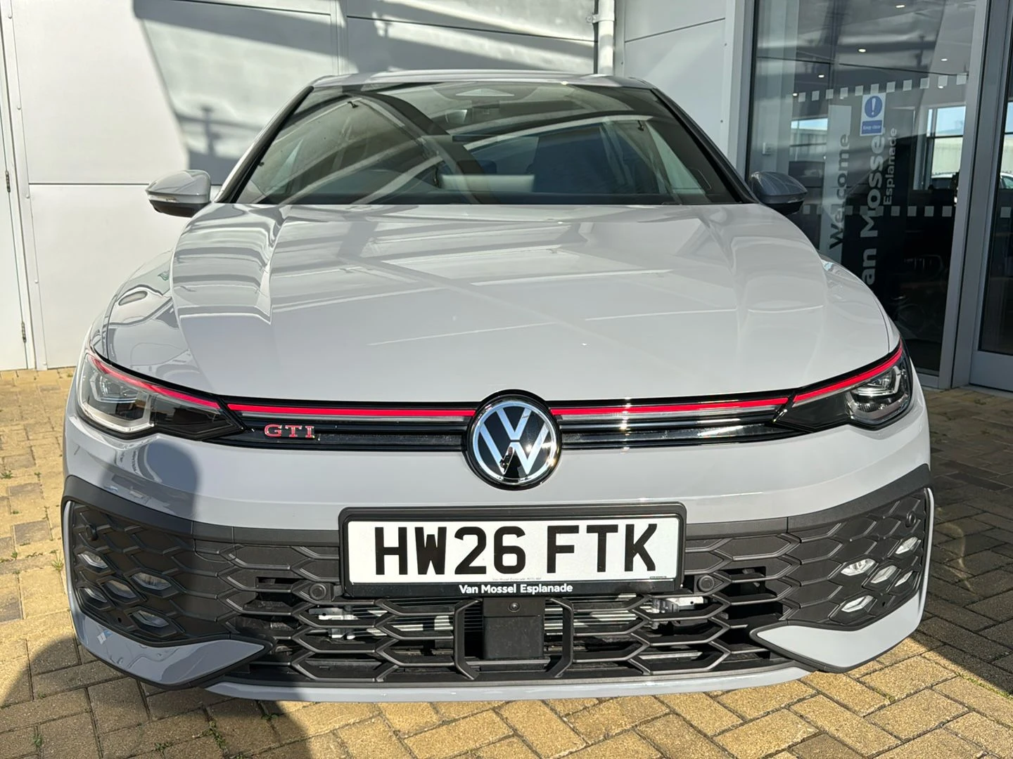 Volkswagen-Golf-image-4