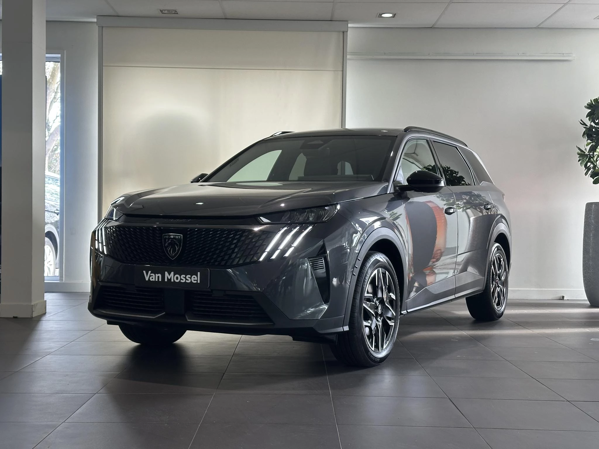 Peugeot-5008-image-1
