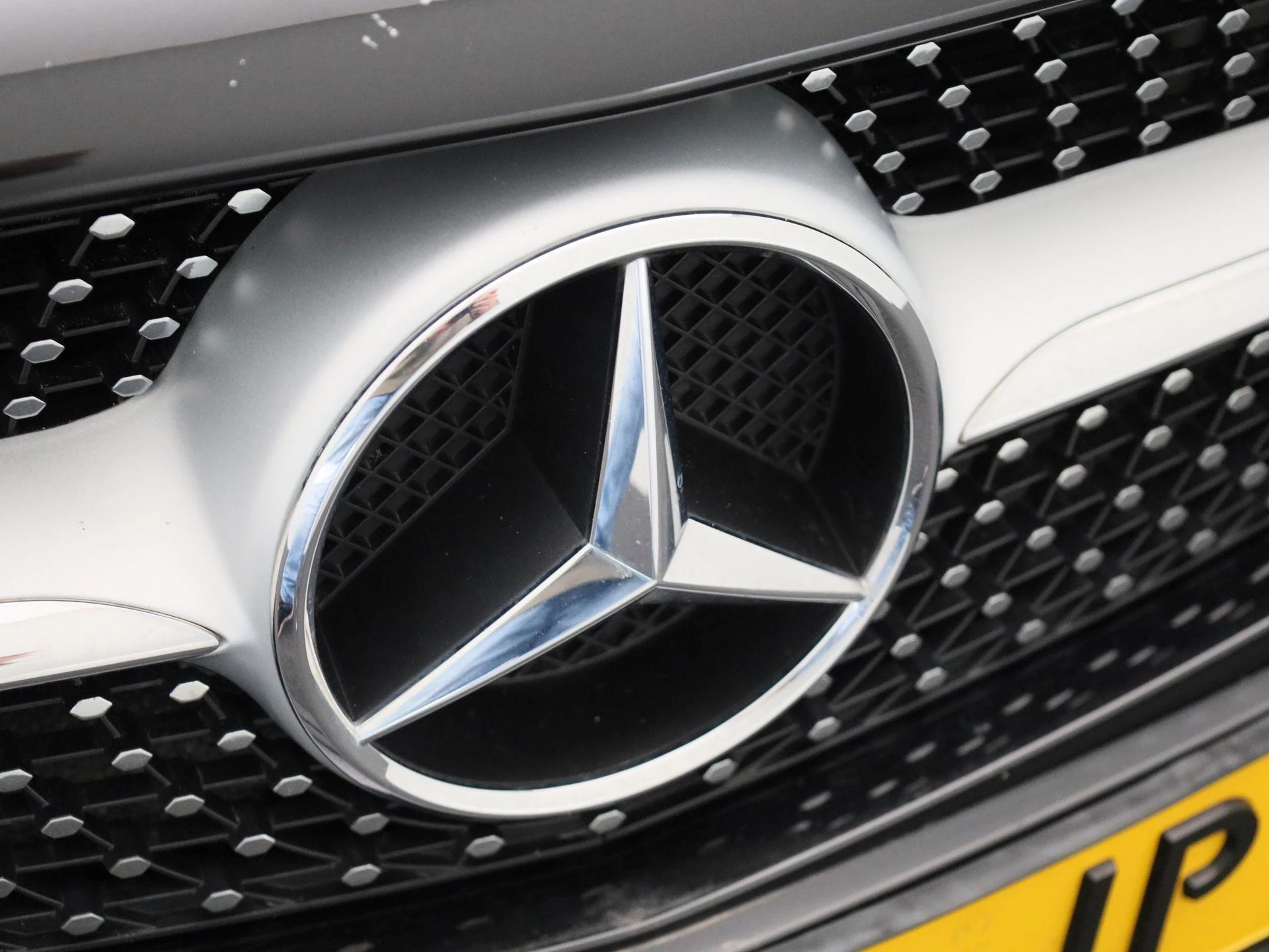 Mercedes-Benz-CLA-image-36