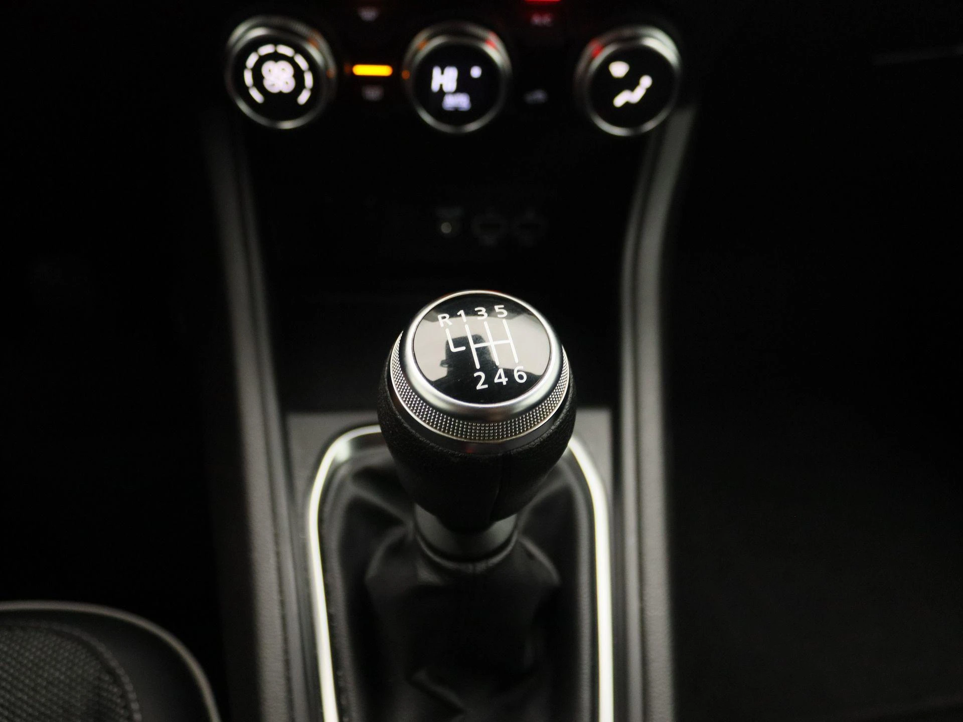 Renault-Captur-image-10