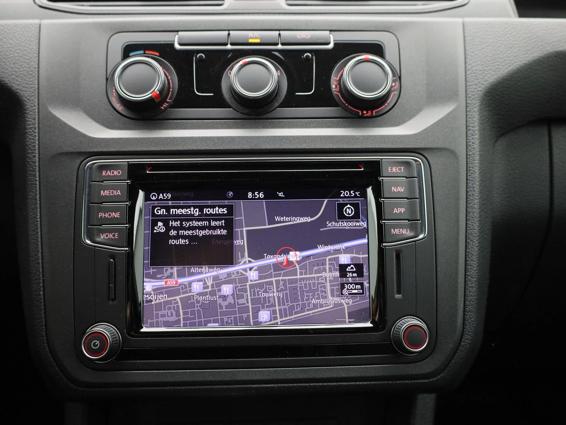Volkswagen-Caddy-image-22
