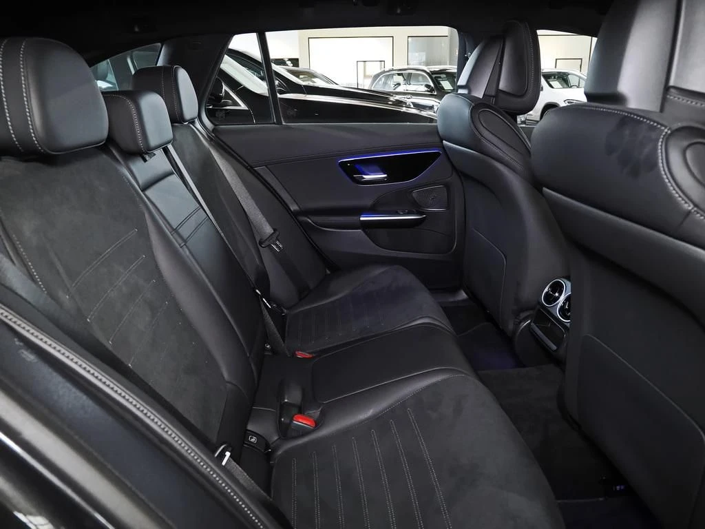Mercedes-Benz-C-Klasse 300 d-image-13