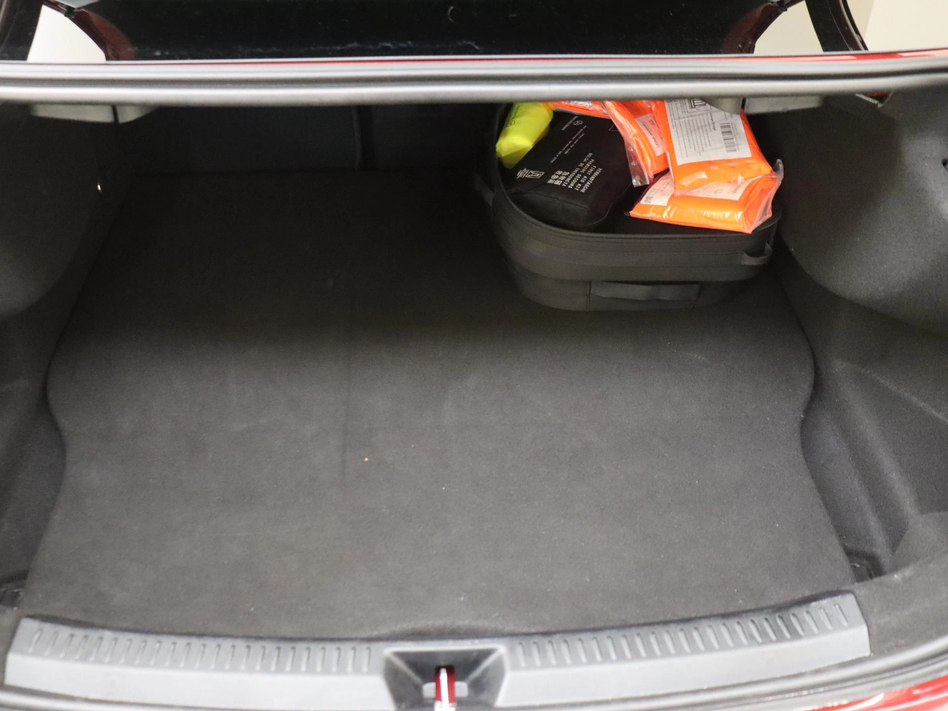 Mercedes-Benz A-Klasse 250 e Business Solution AMG