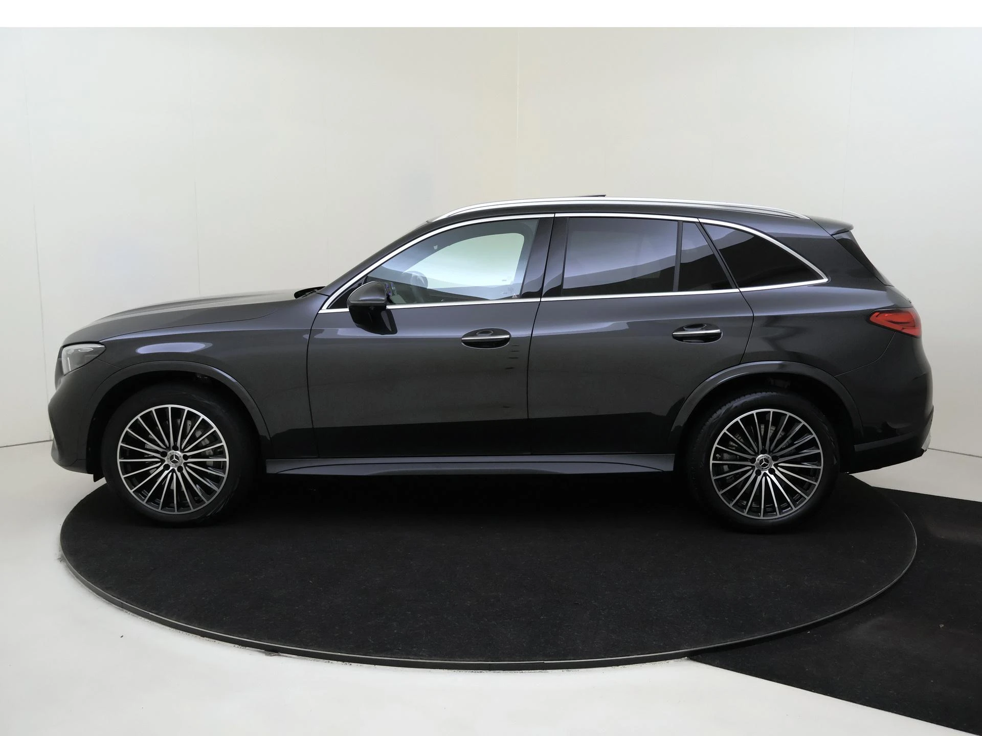 Mercedes-Benz-GLC-image-7