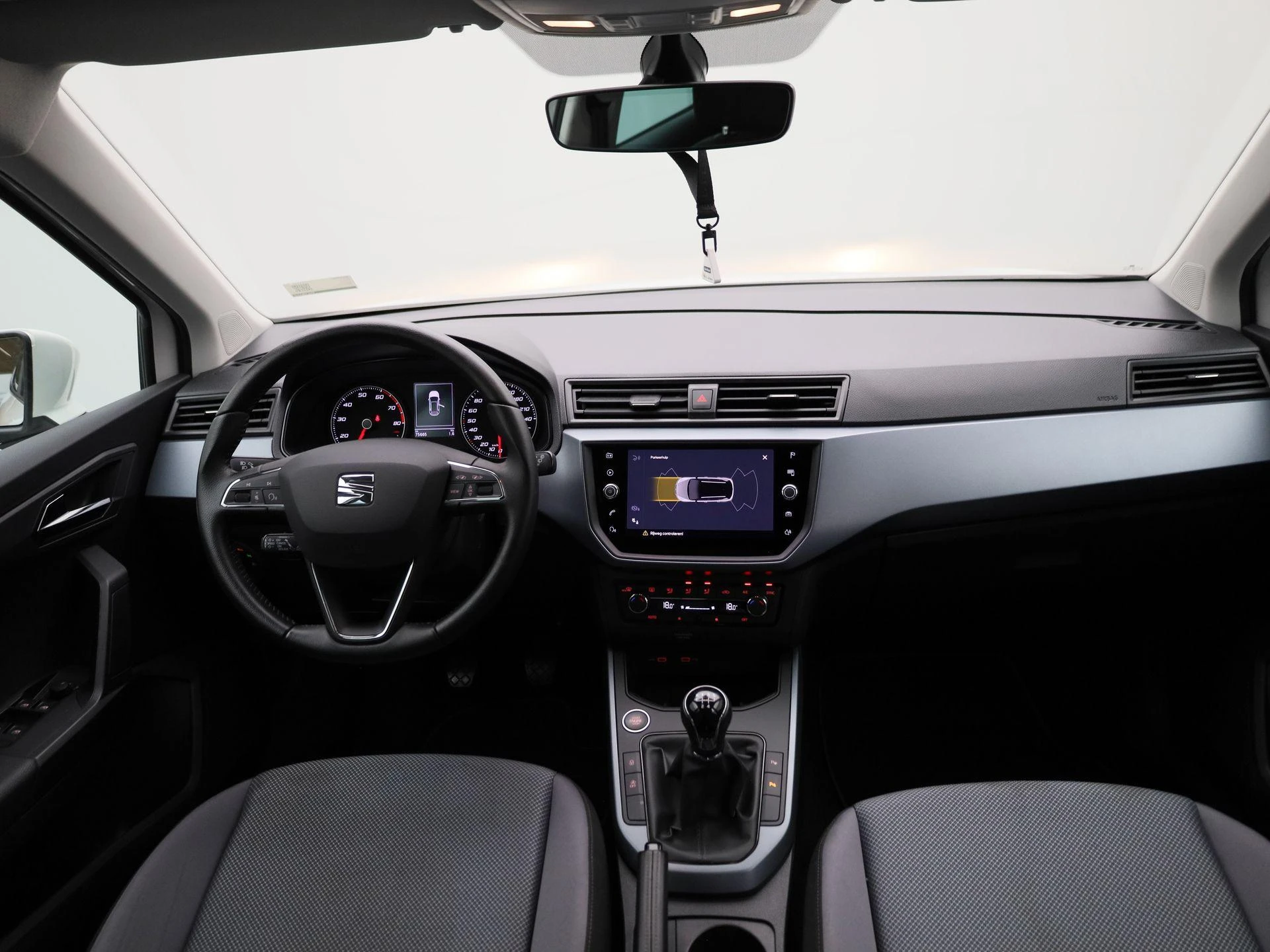 SEAT-Arona-image-33