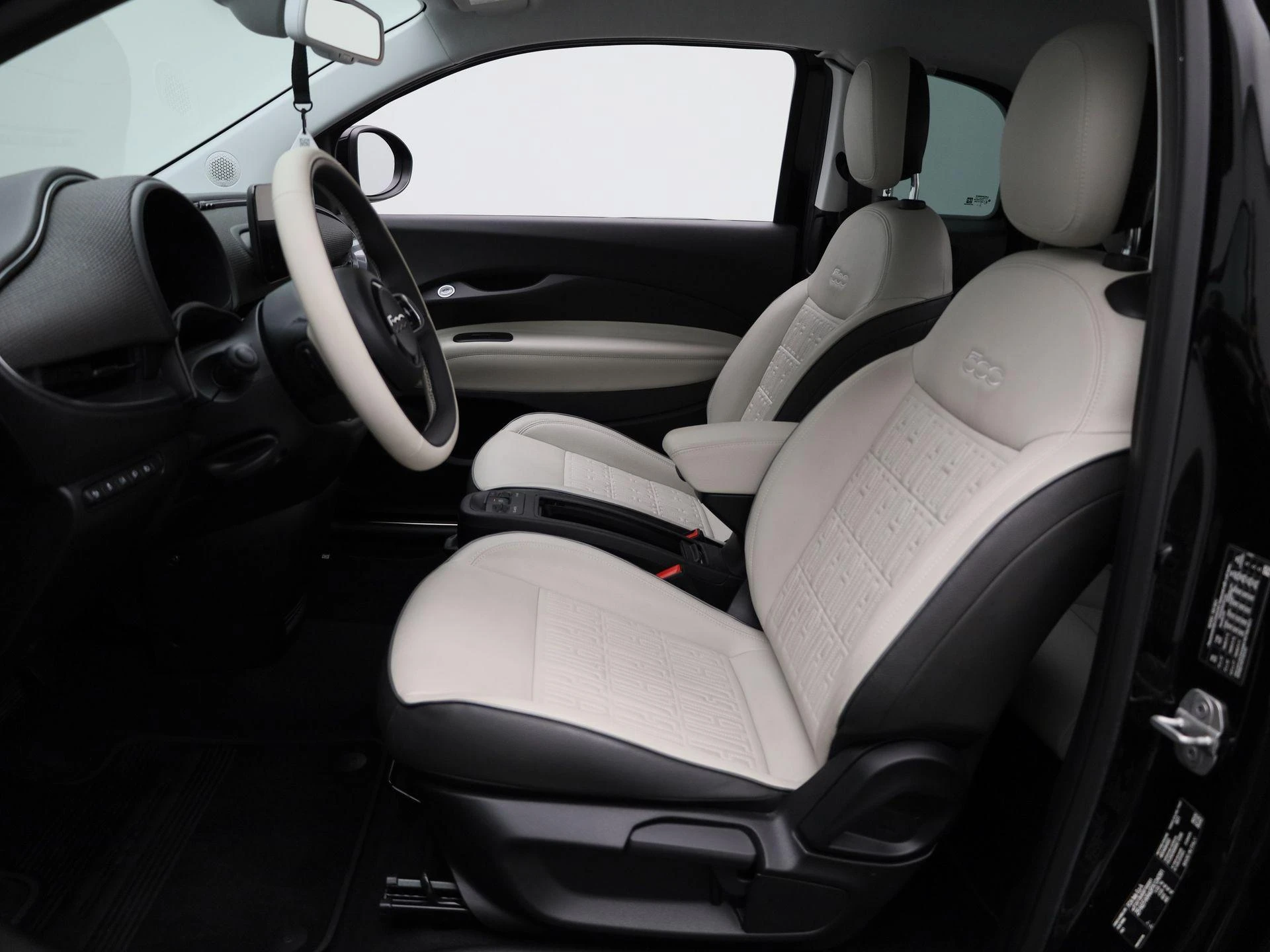 Fiat-500e-image-9