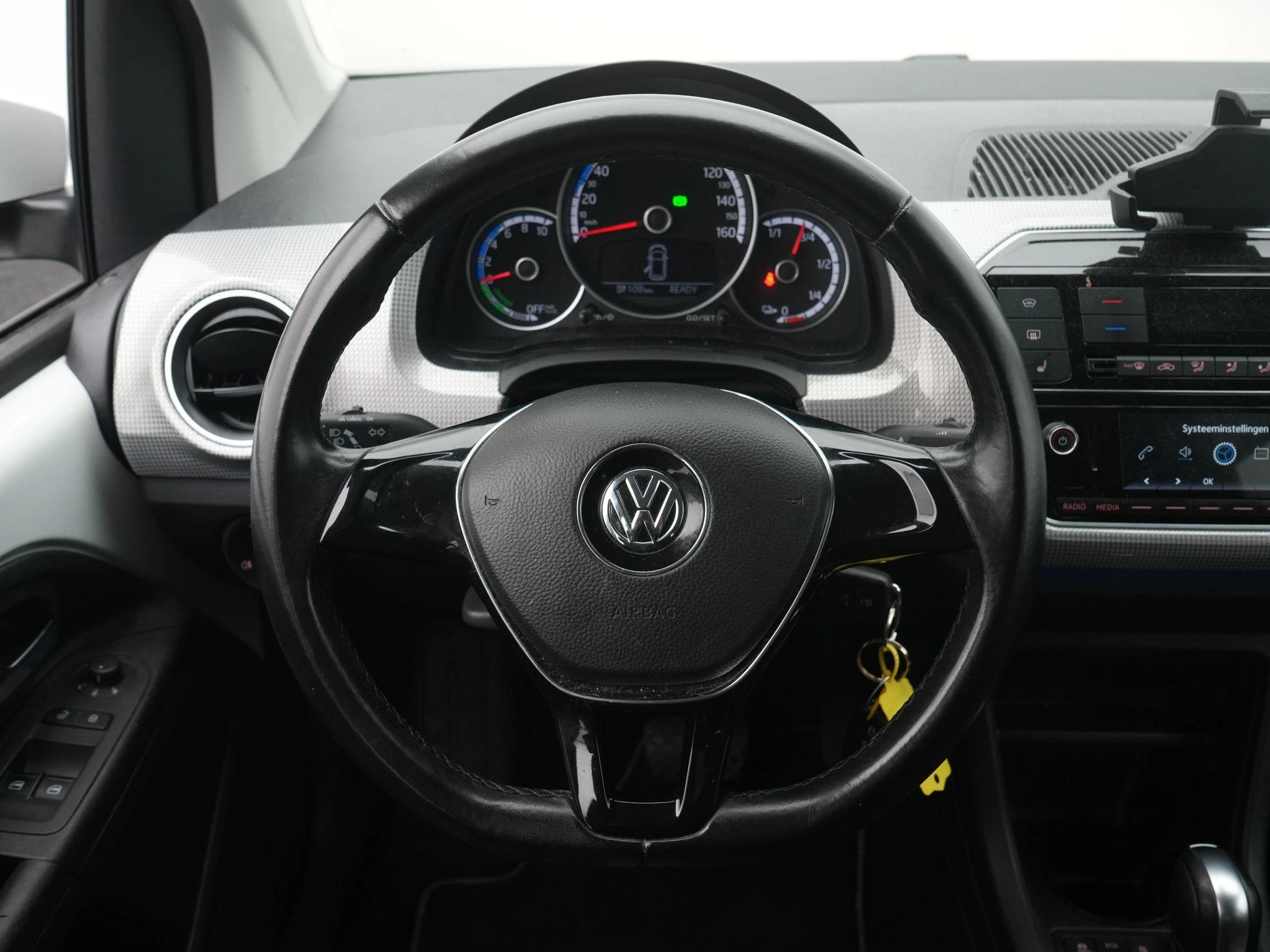 Volkswagen-e-up!-image-7
