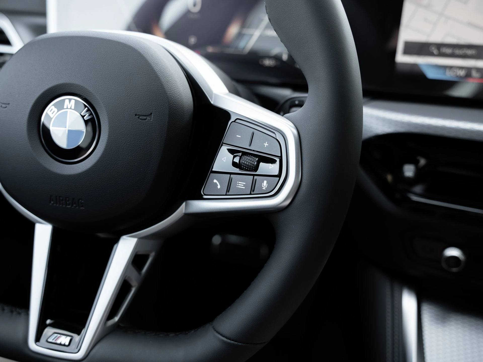 BMW-i4-image-25