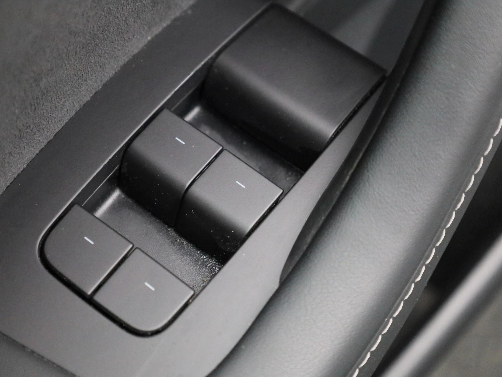 Tesla-Model 3-image-28