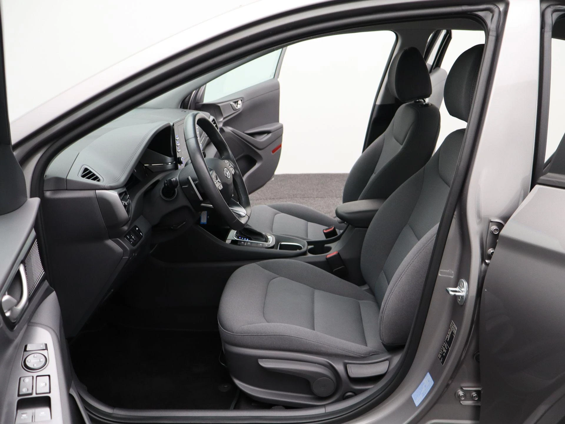 Hyundai-IONIQ-image-11