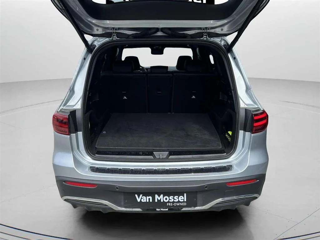 Mercedes-Benz-EQB-image-21