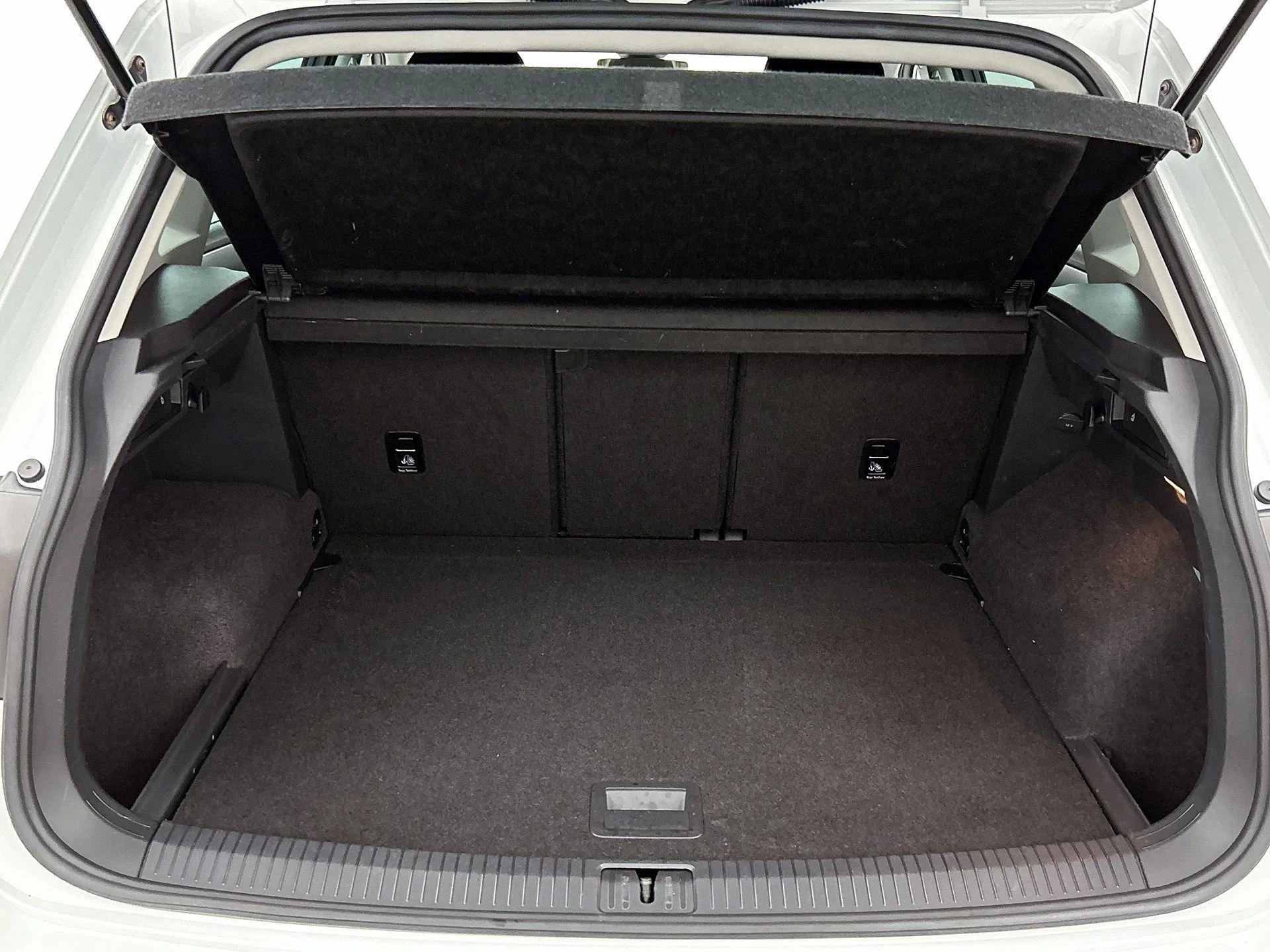 Volkswagen-Tiguan-image-20