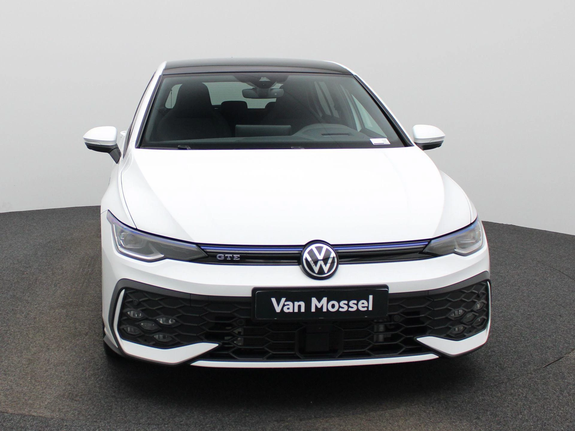 Volkswagen-Golf-image-2