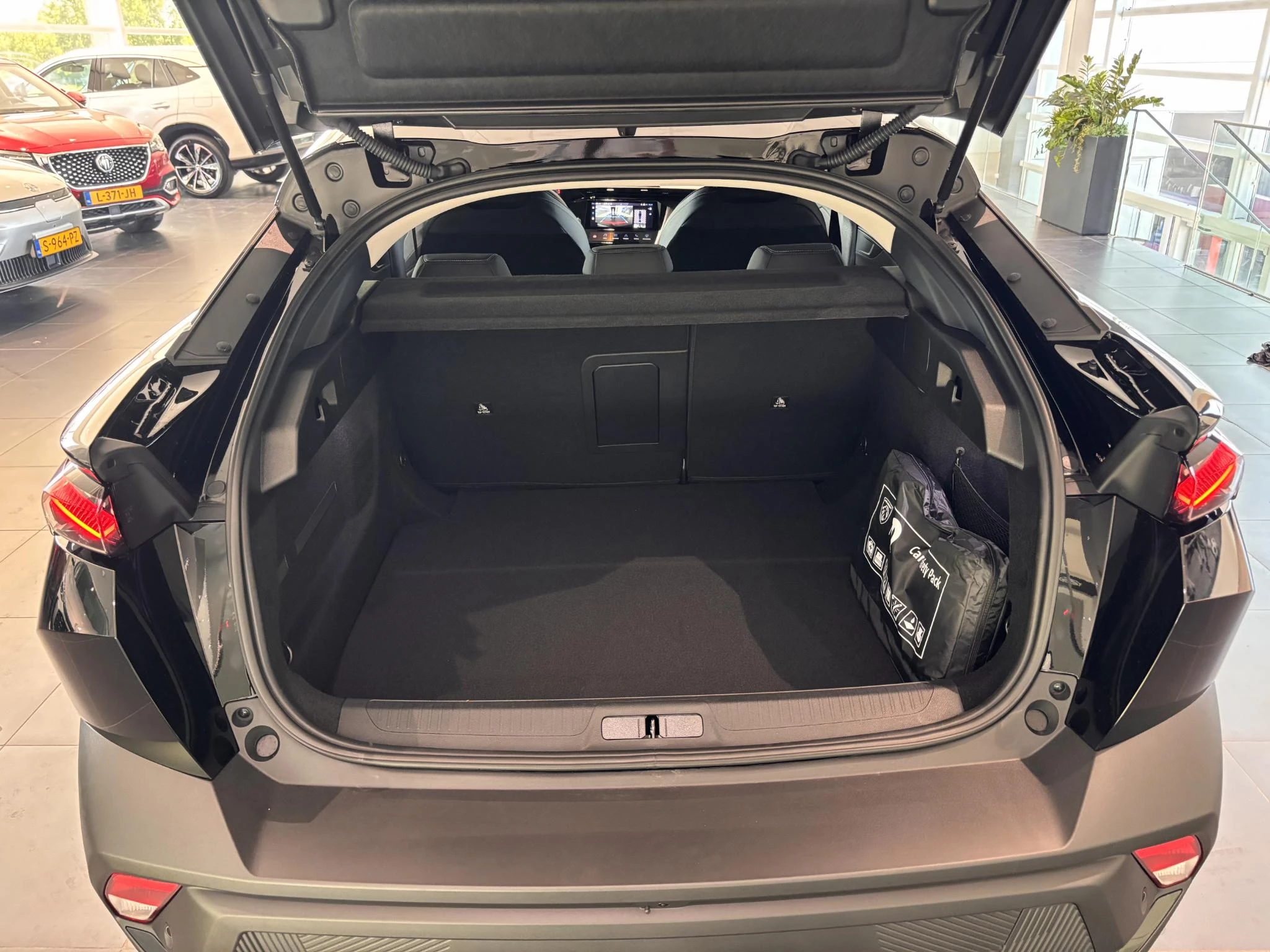 Peugeot 408 1.2 Allure Hybrid 145