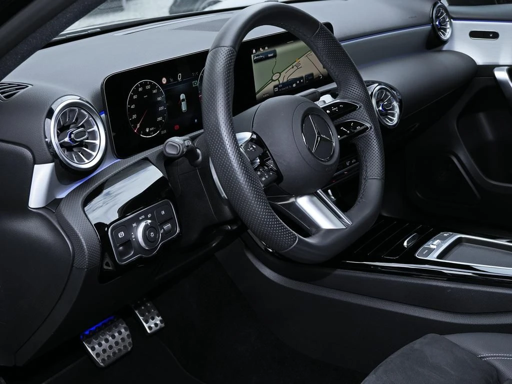 Mercedes-Benz-A-Klasse 200 d-image-9