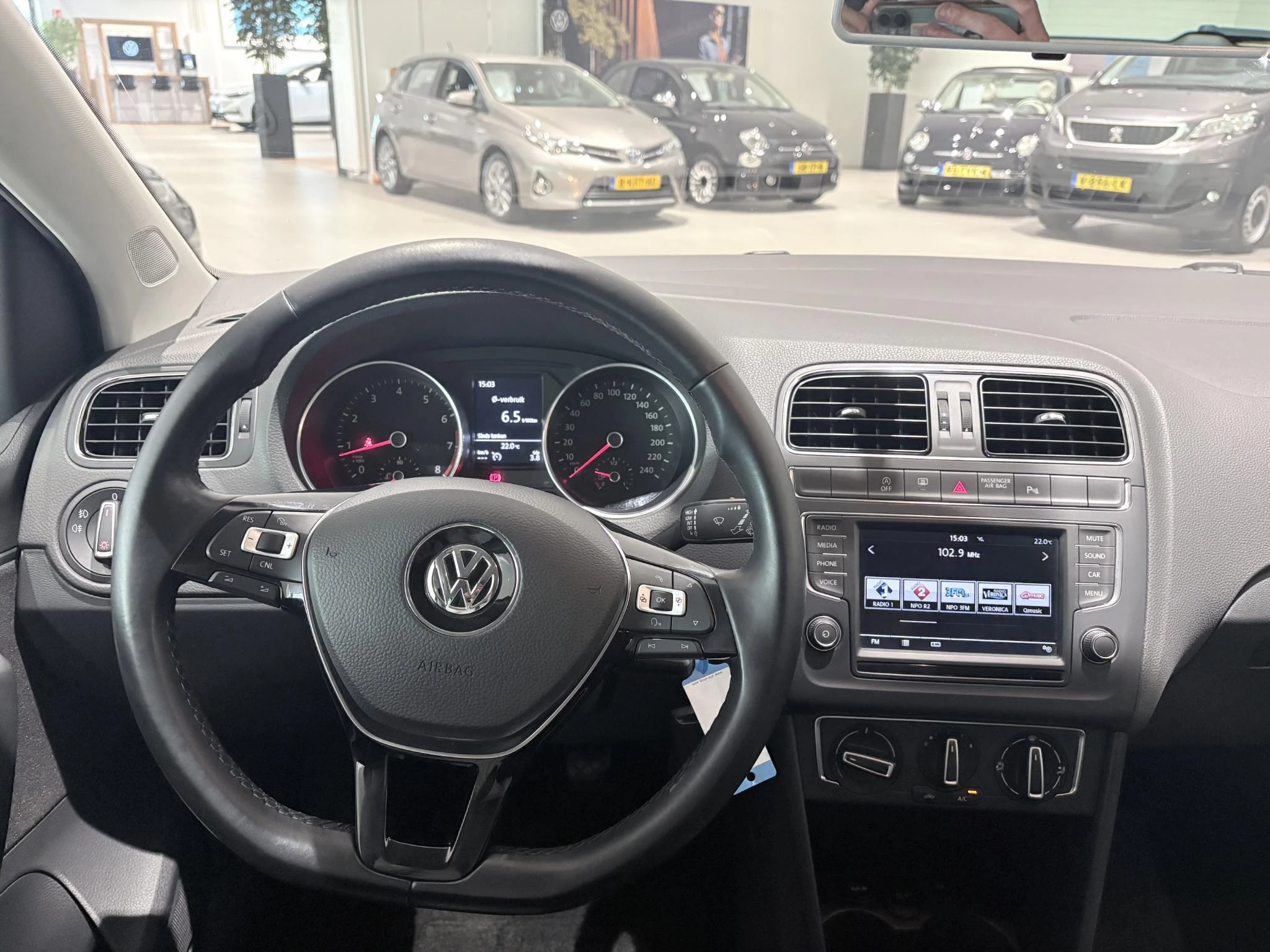 Volkswagen-Polo-image-17