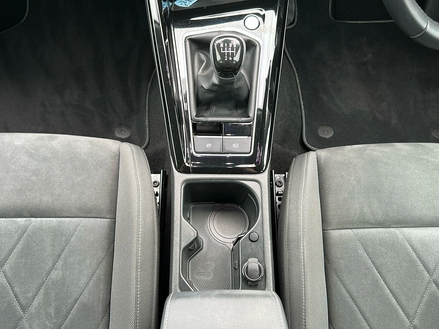 Volkswagen-Golf-image-11