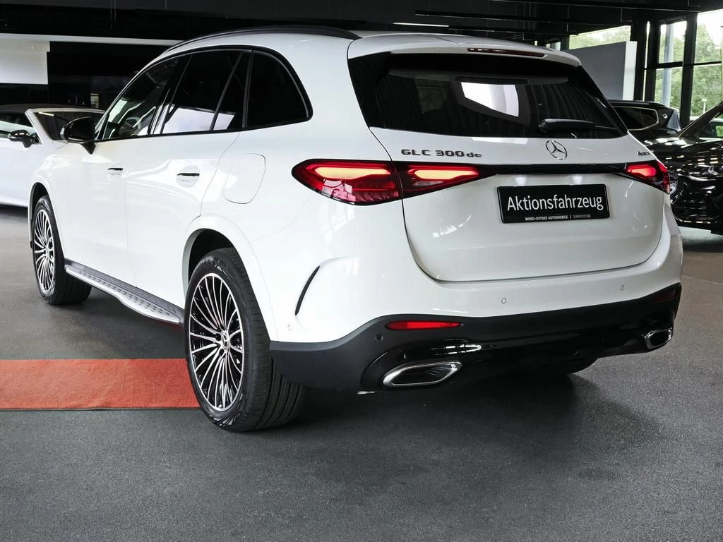 Mercedes-Benz-GLC 300 de-image-4