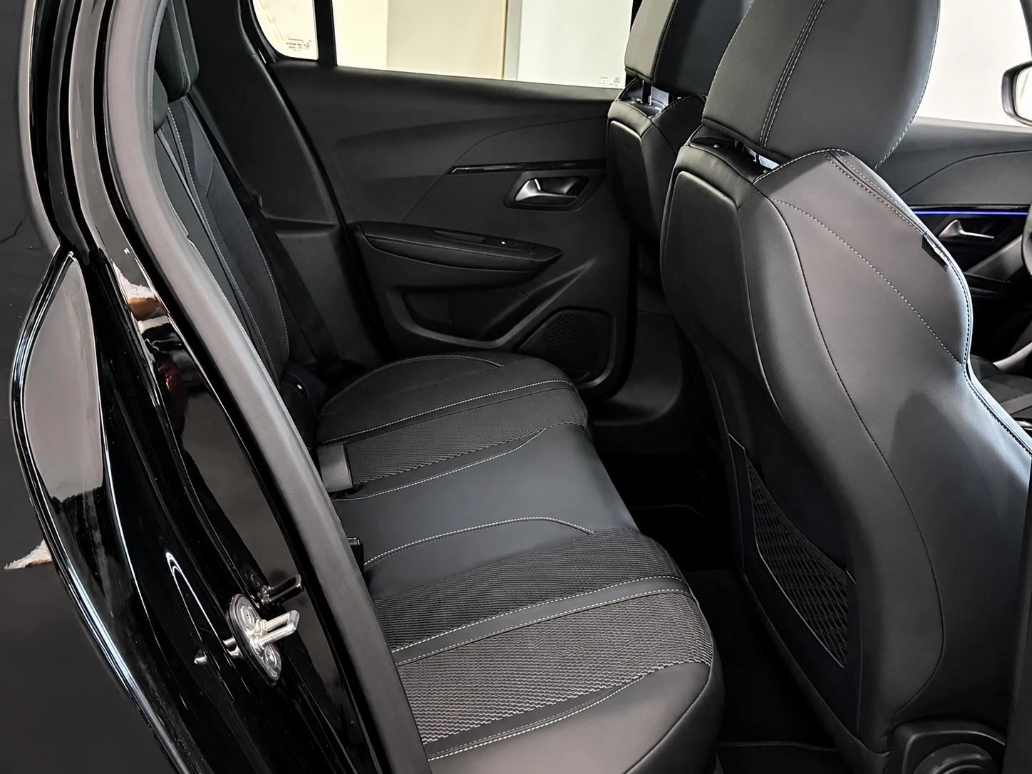 Peugeot-208-image-10