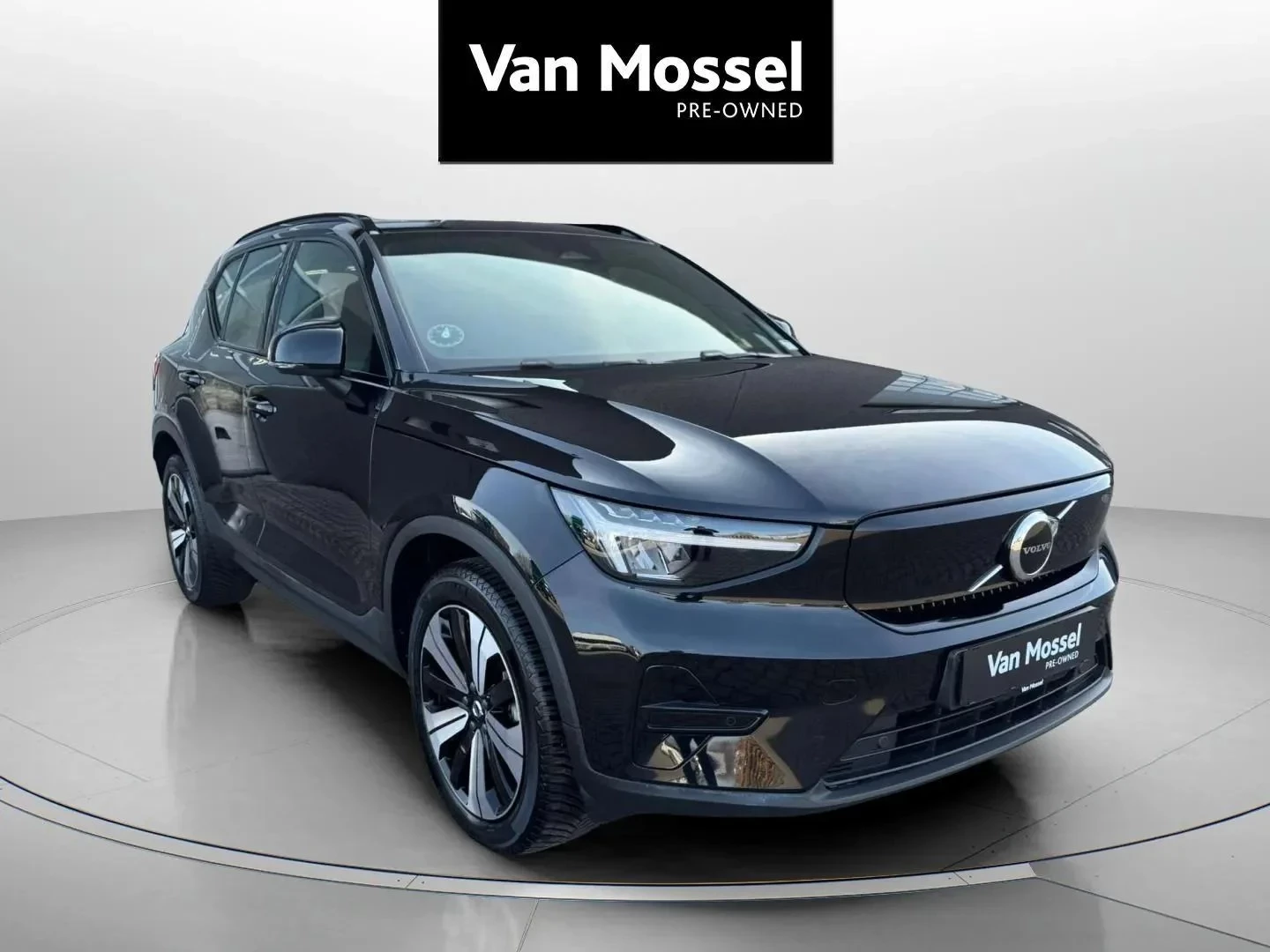 Volvo-XC40-image-2