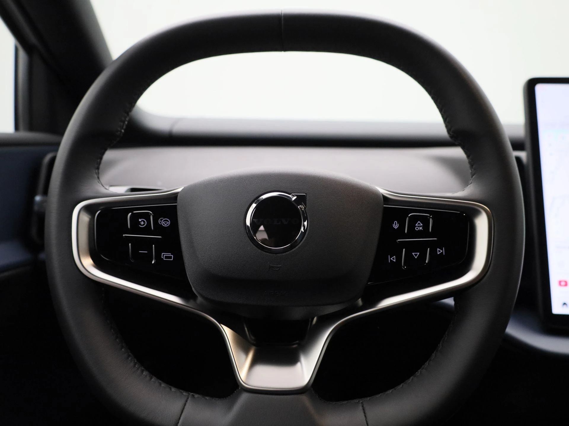 Volvo-EX30-image-6