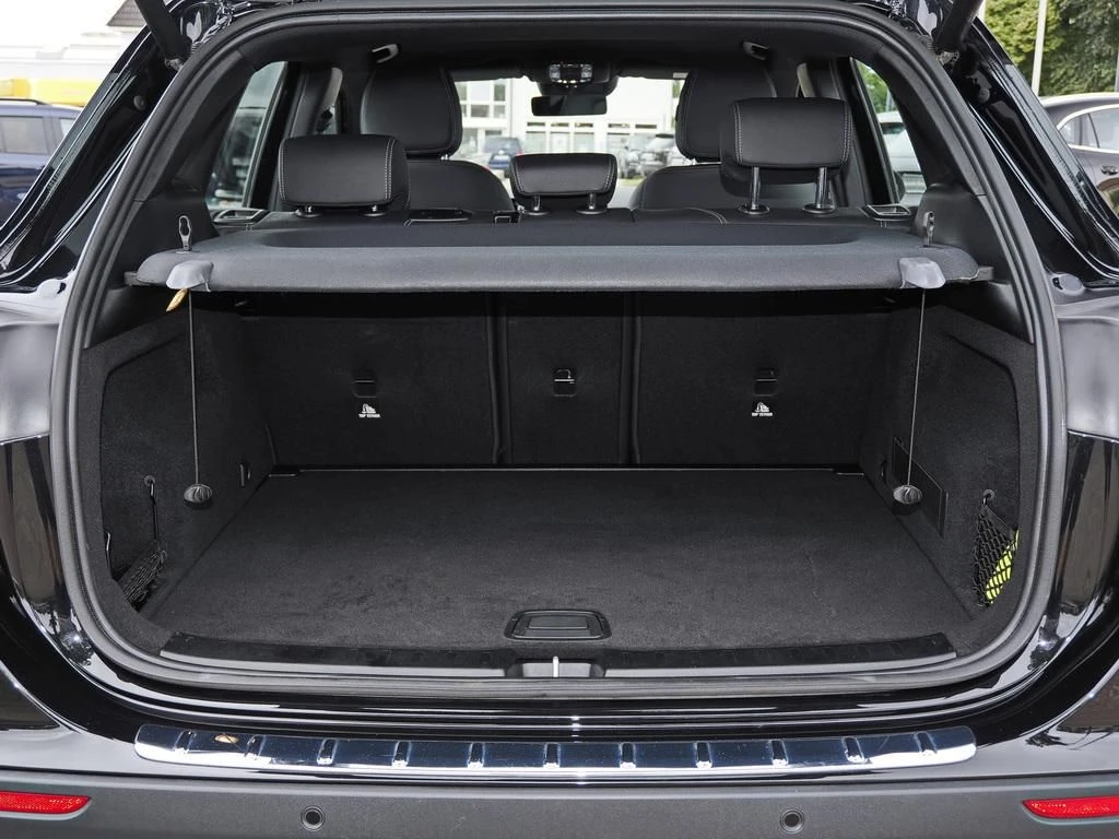 Mercedes-Benz-GLA 200 d-image-15