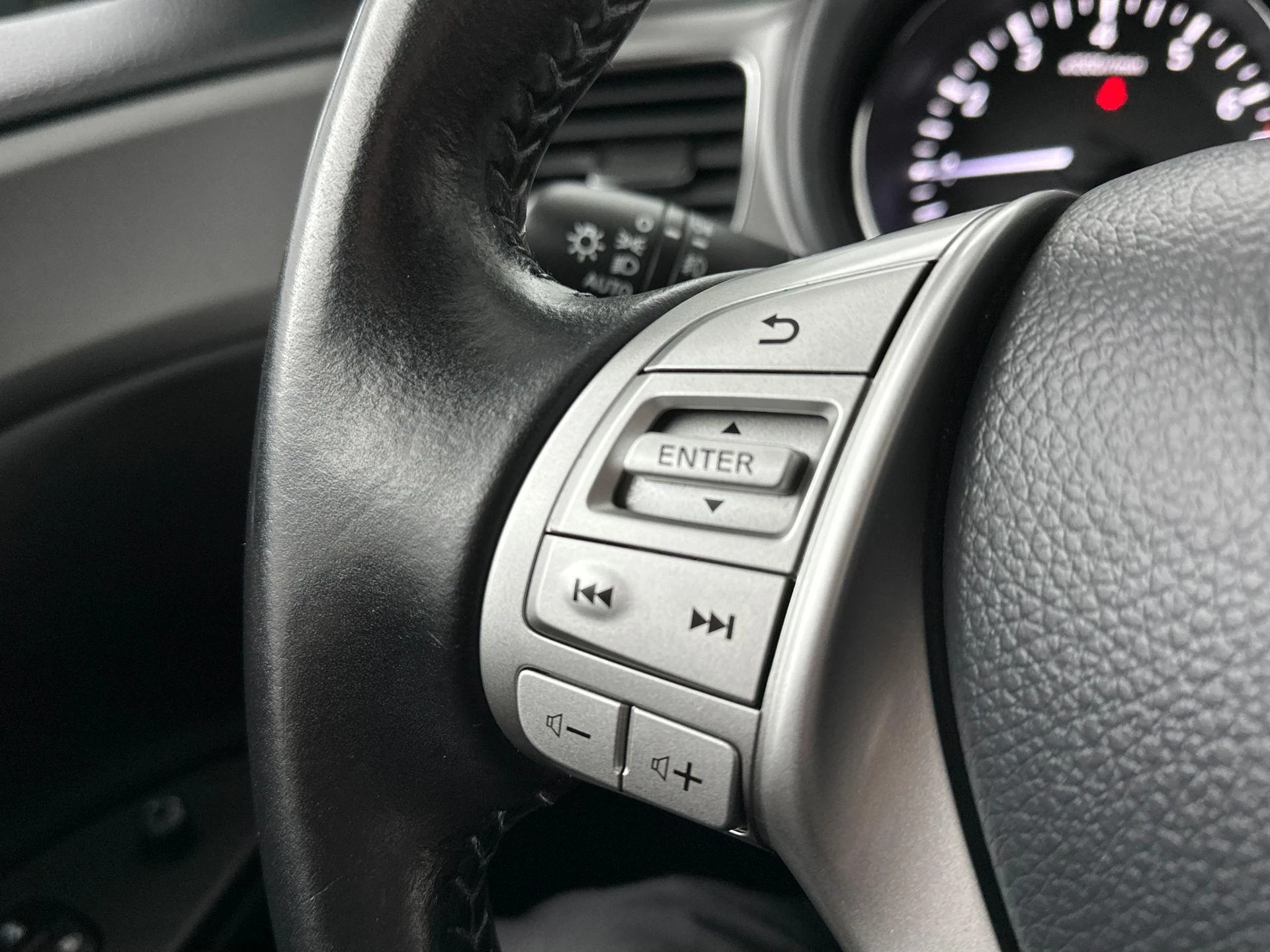 Nissan-Pulsar-image-10