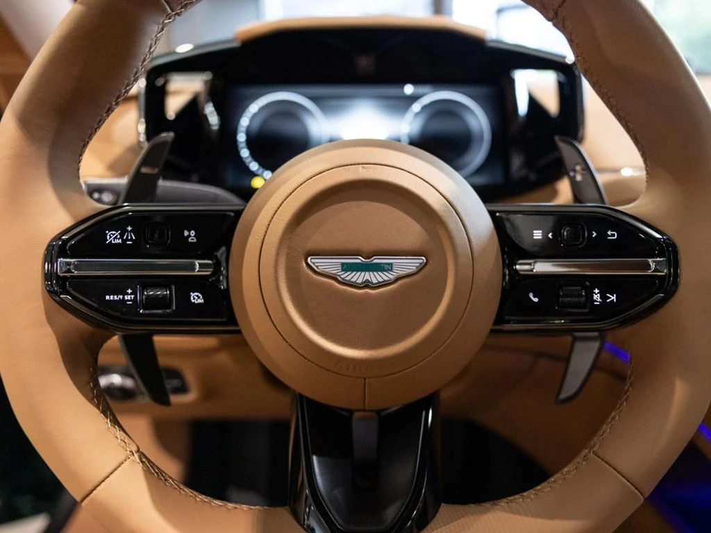 Aston Martin-DB12-image-12