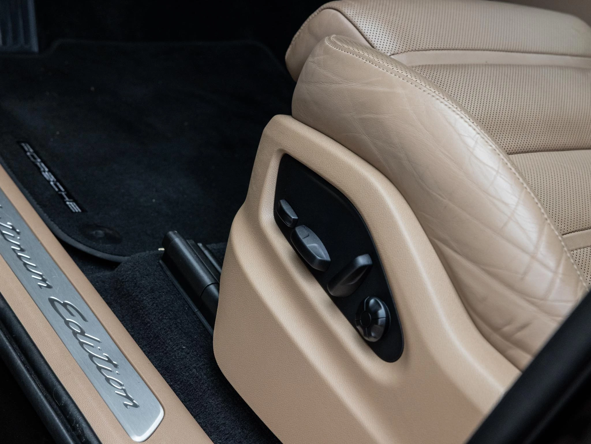 Porsche Cayenne 3.0 E-Hybrid Platinum Edition