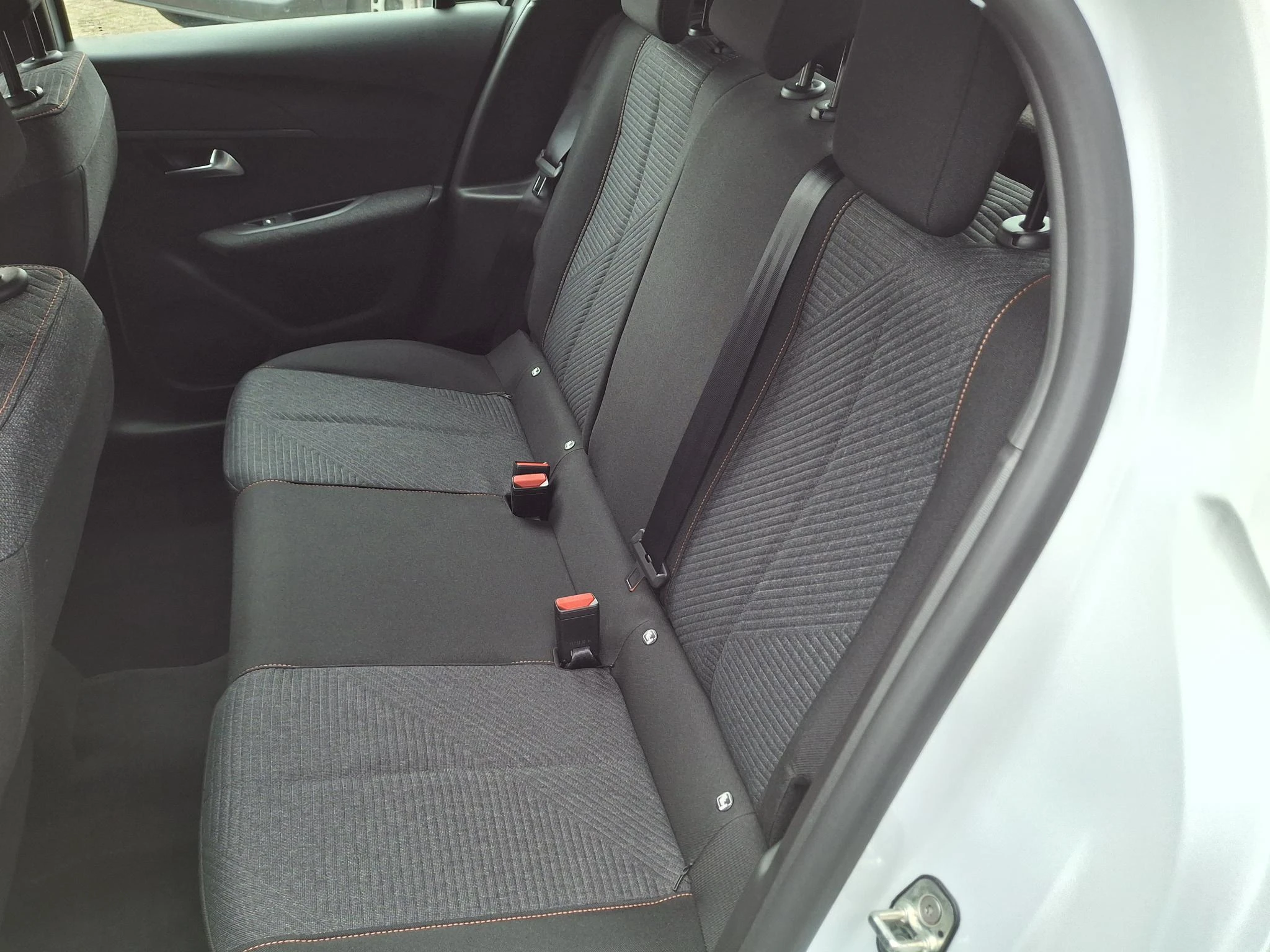 Peugeot-208-image-8