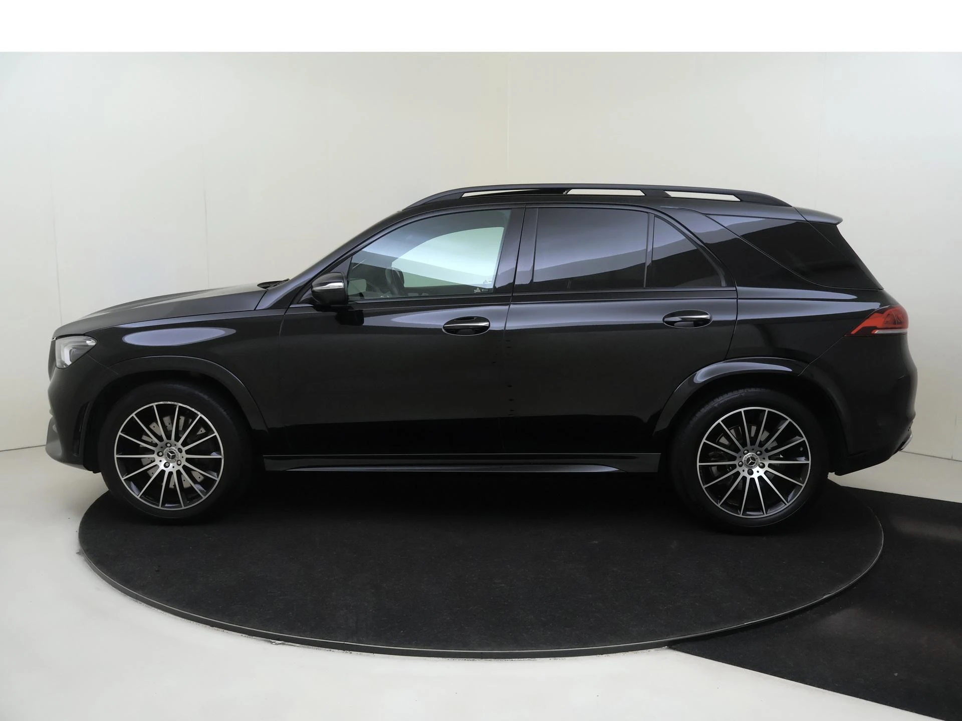 Mercedes-Benz-GLE-image-7