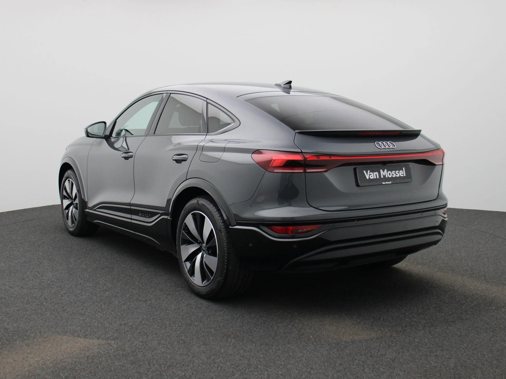 Audi-Q6 e-tron-image-1