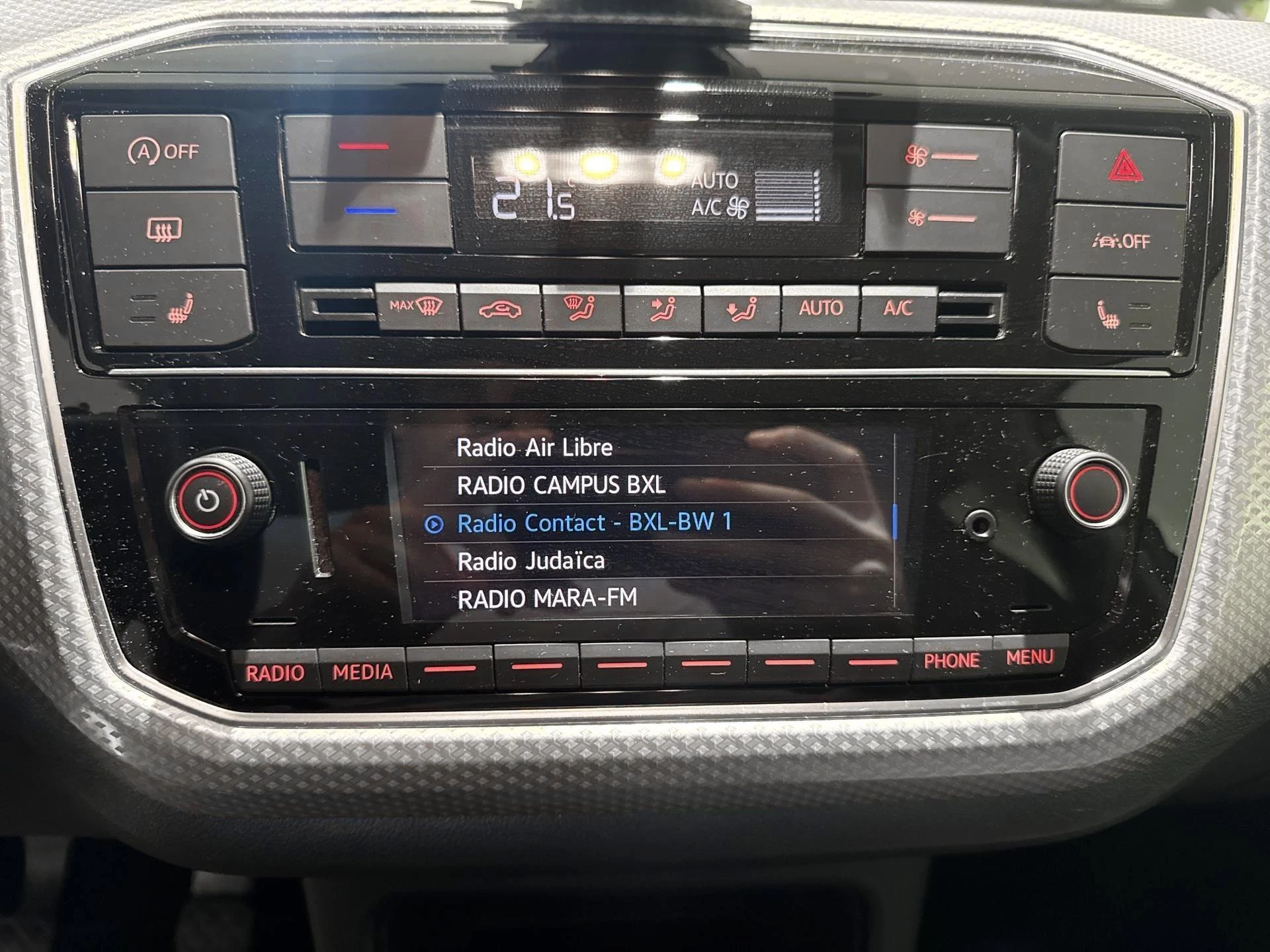 Volkswagen-up!-image-13