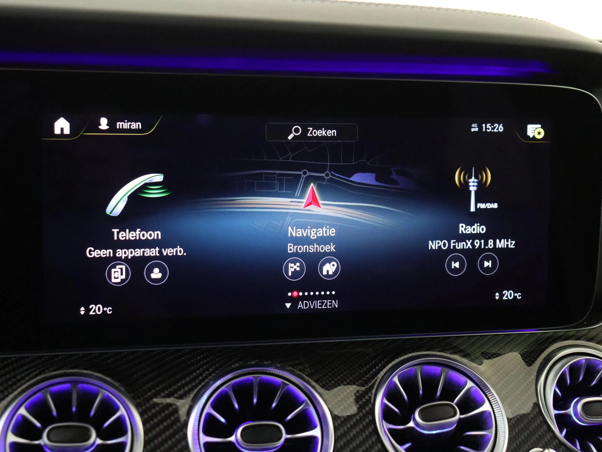 Mercedes-Benz-E-Klasse-image-24