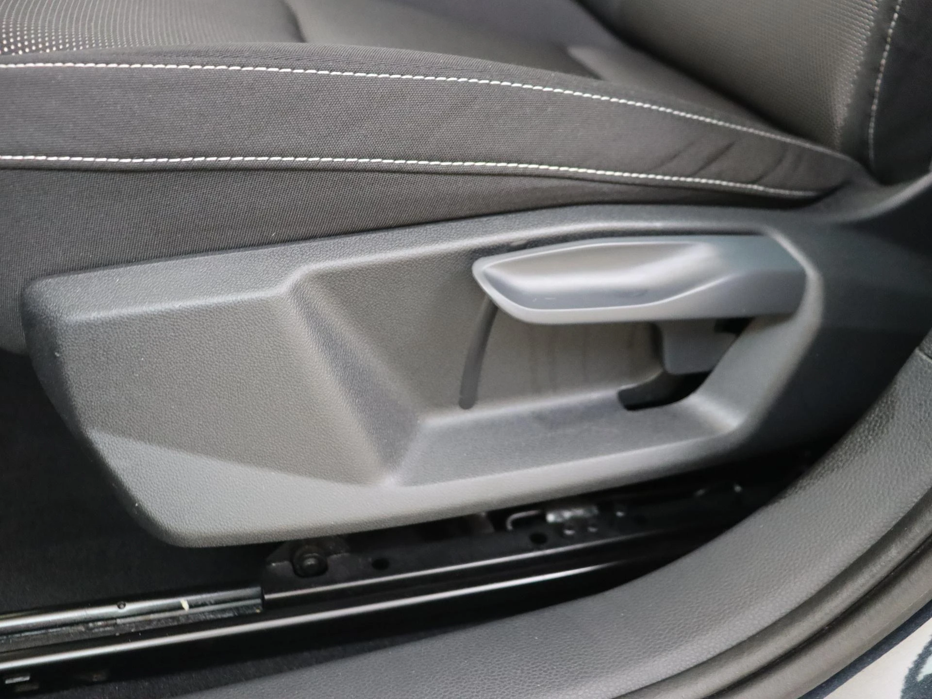 SEAT-Arona-image-24