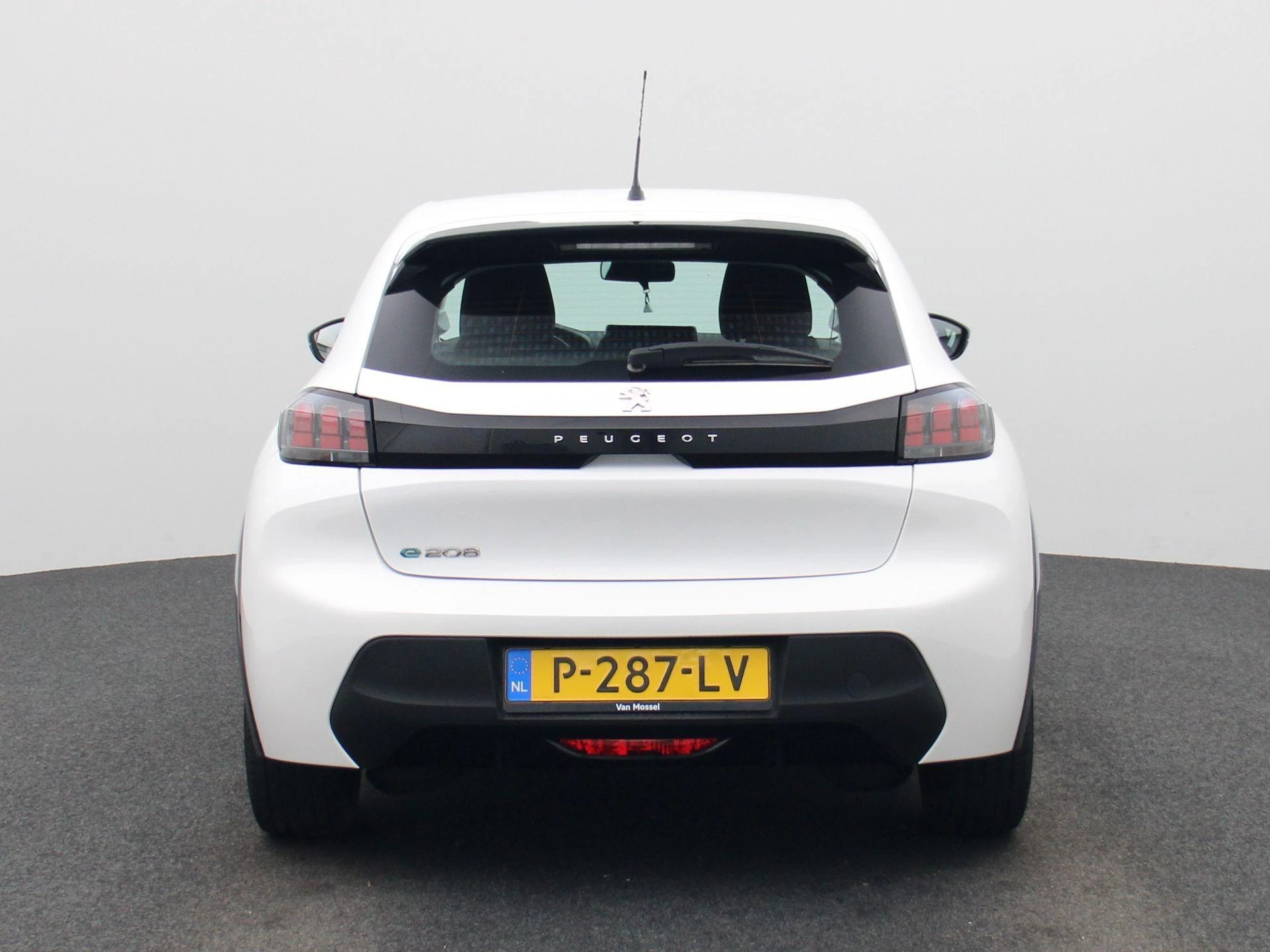 Peugeot-e-208-image-5