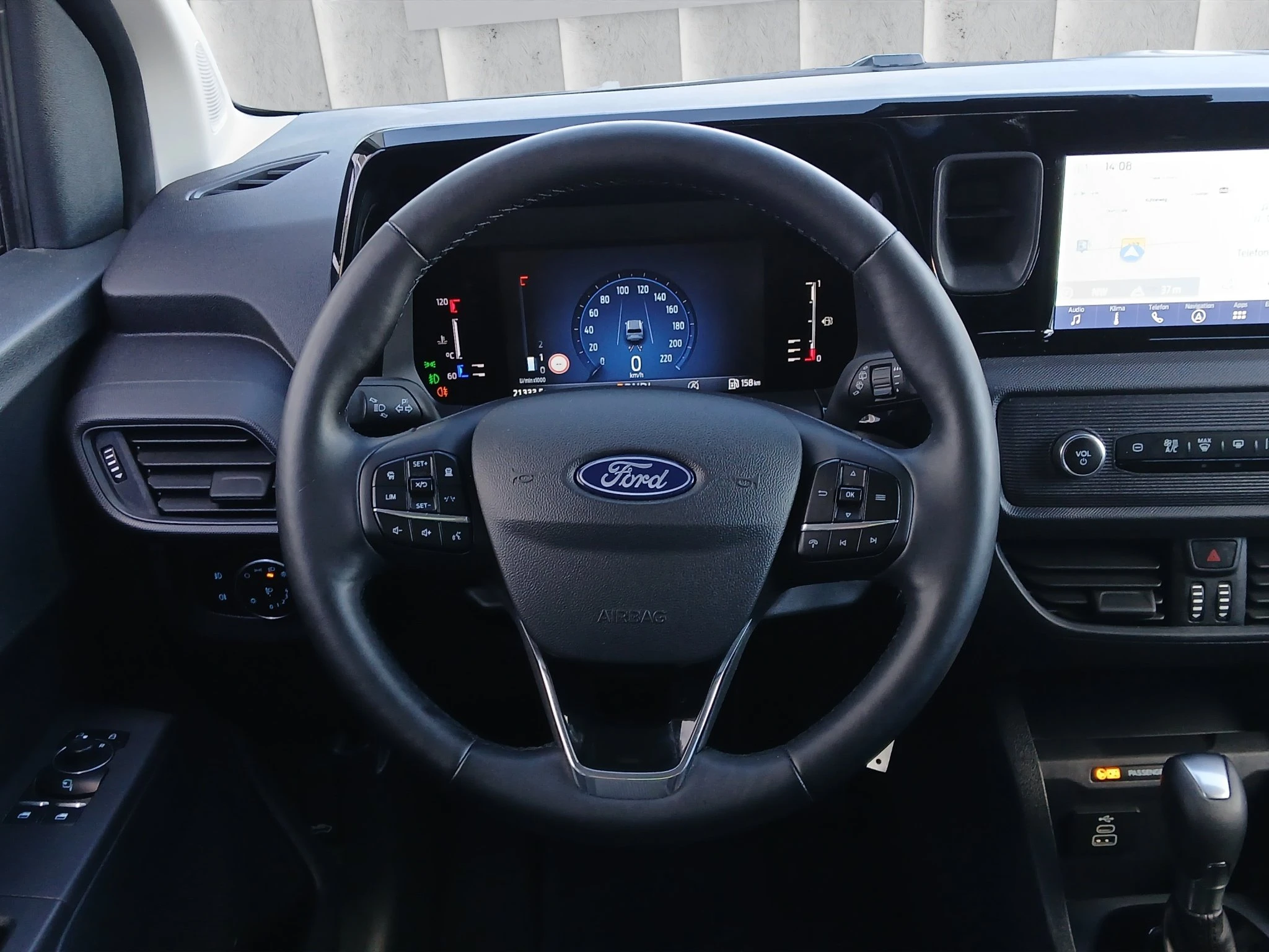Ford-Tourneo Courier-image-12
