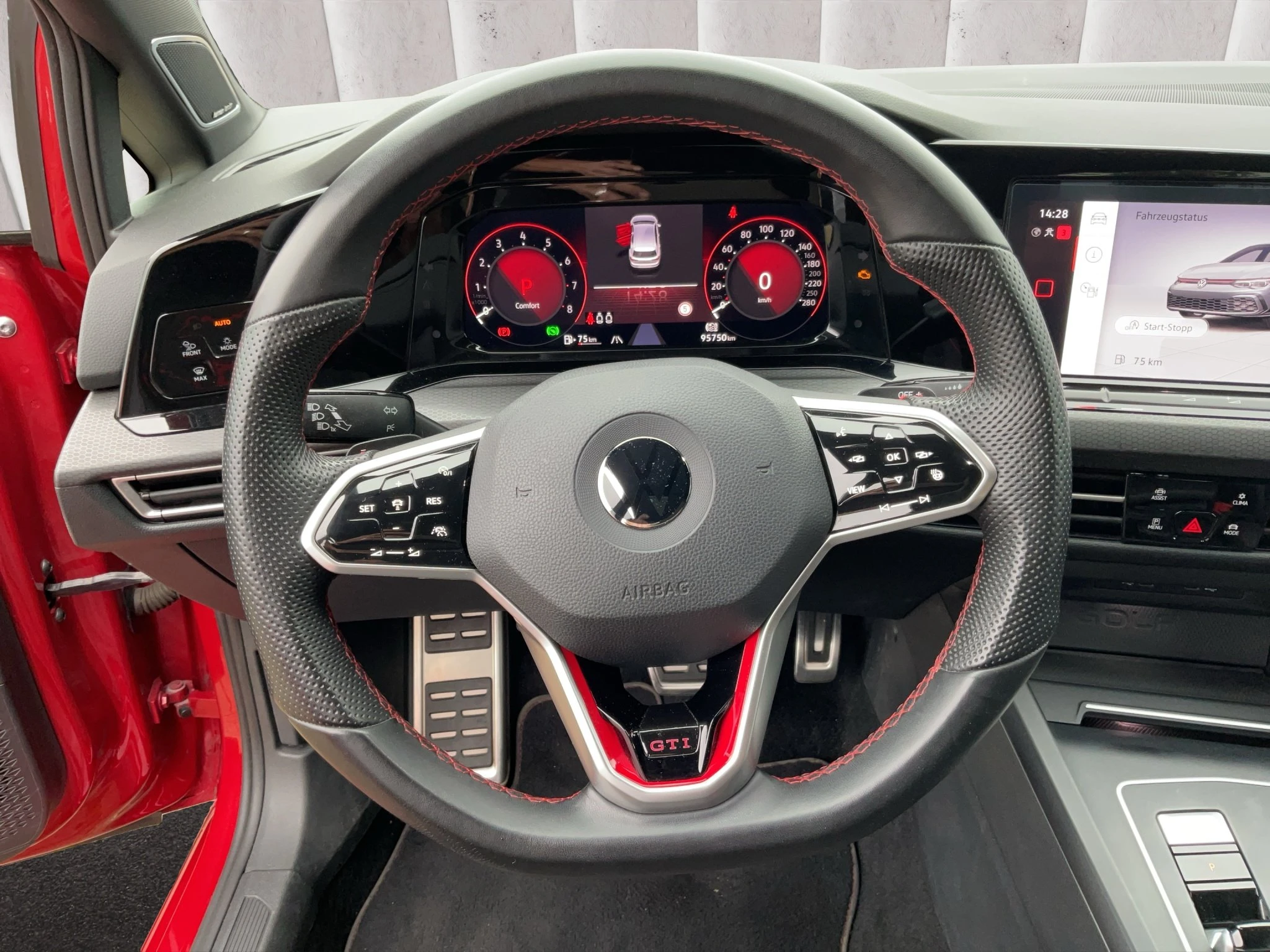 Volkswagen-Golf-image-12