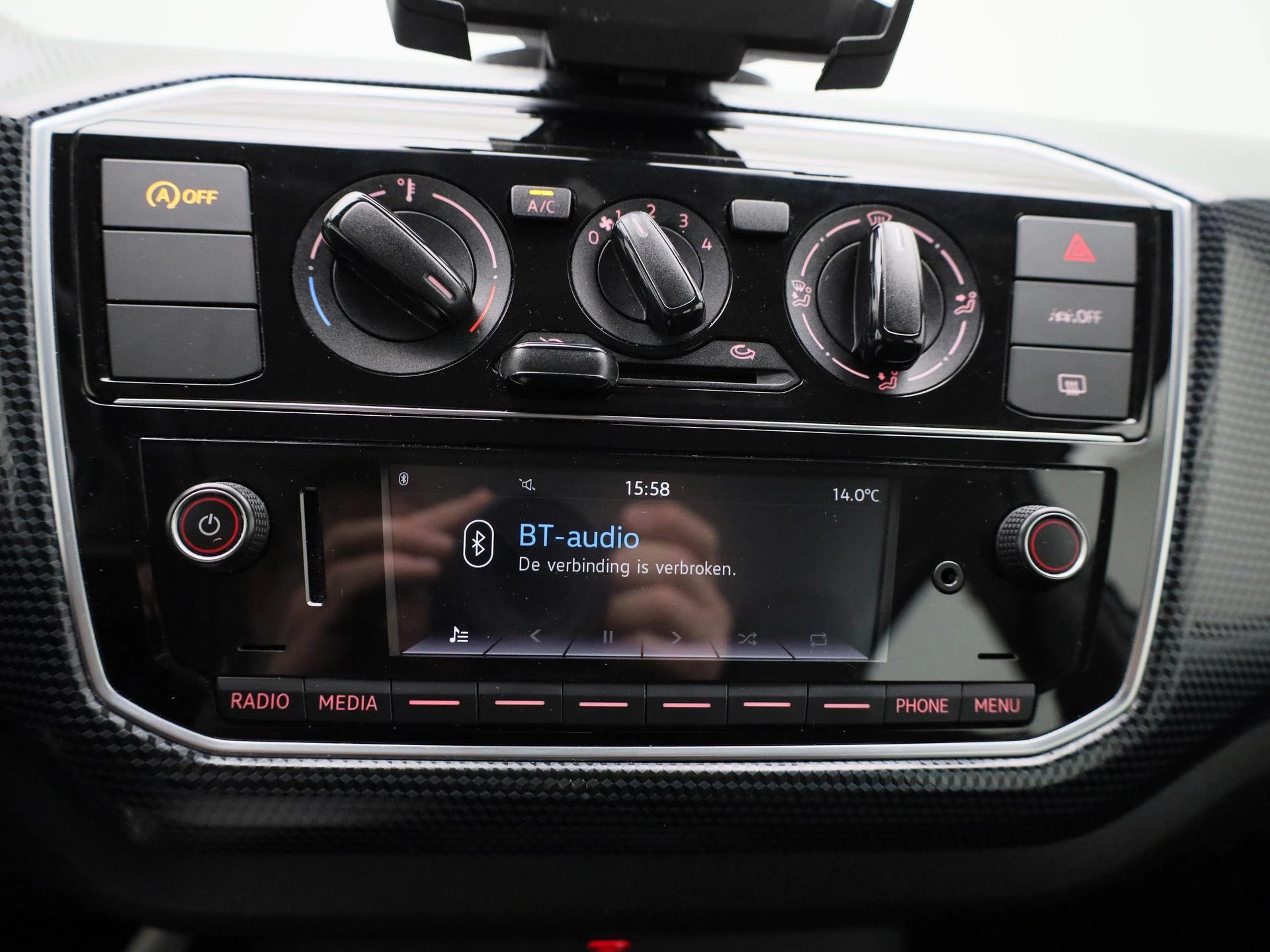 Volkswagen-up!-image-15