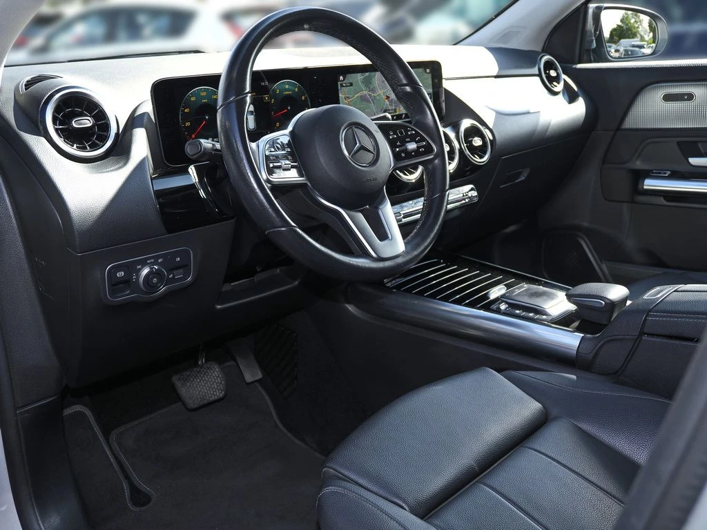 Mercedes-Benz-GLA 180-image-7