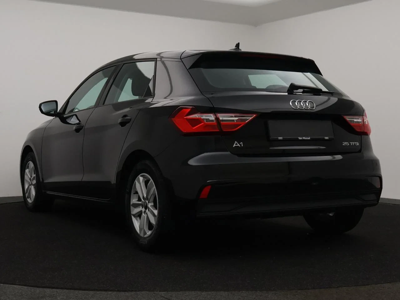 Audi-A1 Sportback-image-2